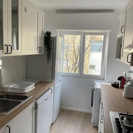 Confortavel Apartamento De 3 Quartos Proximo A Apartmán *