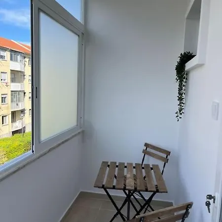 Confortavel Apartamento De 3 Quartos Proximo A Oeiras